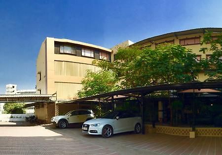 Hotel Orange Inn Sarkhej エクステリア 写真